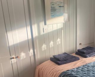 NEW Cosy Gem, Near Beach, Log-Burner, Dog Friendly - East Wittering - 5