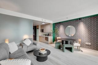 AVA SUITE 37th FLR STRIP VIEW BALCONY Palms Place - 1