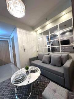 Shore 2 Residences, 1BR Balcony - Pool view - Manila - 9