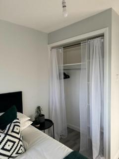 Apartment Close to the Studios - 9