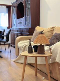 Downtown 2 minutes by walk to center and metro-direct to airpot T4 - Oporto - 9