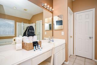 Elegant and Spacious Retreat - 1