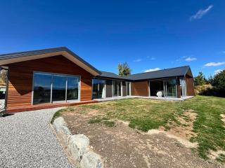 Boulder 15 - Lake Tekapo - 0