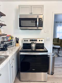 Studio A- Travel, work and play only minutes away - 2