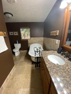 Beautiful Lodge And River Ranch Property For Up To 120 People - 1