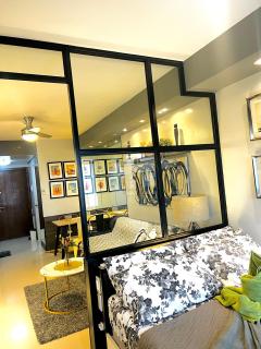 Aiza's Place in Shell Residences MOA - Manila - 6