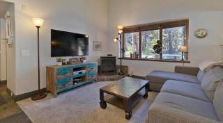 Ski Den - Steps to Mammoth Village! - Mammoth Lakes - 0