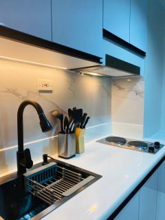 MOA, SMDC Good Stays - Shore 3 - Tower 2 Unit 878 - 2