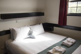 Olde Tudor Hotel - Launceston - 3