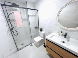 Evans Realty BK 3 habitaciones dobles - Granada - 5