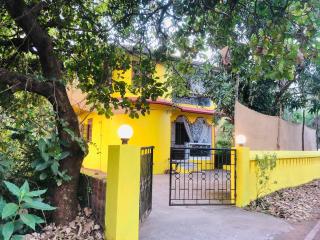 The YelloMello HomeStay 1BHK fast Wi-Fi AC Pet-Friendly - Mandrem - 9