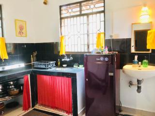The YelloMello HomeStay 1BHK fast Wi-Fi AC Pet-Friendly - Mandrem - 6