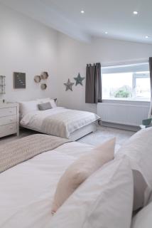 Seacrest - Porthcawl - 1