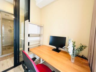 Modern condo nr BTS ONNUT WIFI with workroom - Bangkok - 1