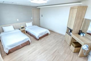 Jungmoon City Hotel & J-hill Hotel - Seogwipo - 7