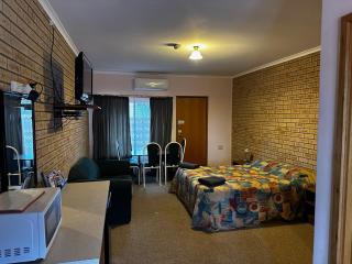 Wudinna Gawler Ranges Motel and Caravan Park - Wudinna - 0