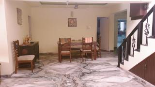 Dev's Penthouse Home Stay - Ahmedabad - 8