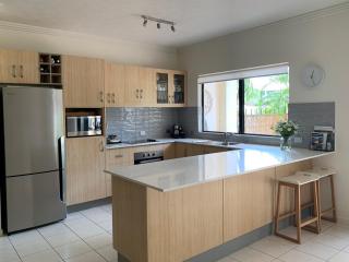 Strand Marina-Ground Floor with Courtyard - Townsville - 9