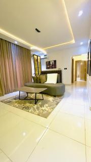 Luxury 4 Bedroom Emirate Homes - Lekki - 4