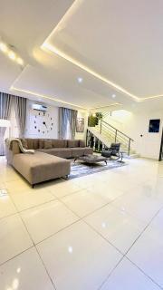 Luxury 4 Bedroom Emirate Homes - Lekki - 3