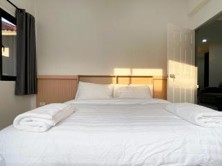 4 Bedroom comfy home walking distance to mall - Ban Tha Rua - 2