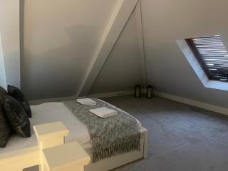 Stylish Property in Nuneaton - 4