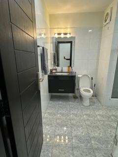 1BHK Zameen Opal,Pool Gym Cinema &Rooftop Access - 2