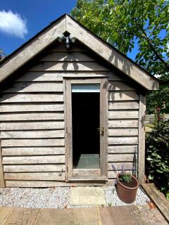 The Tool Shed nestled in idyllic countryside - Linchmere - 4