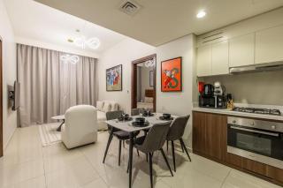 stylish 2 bedroom Apt in Business bay Dubai - 1