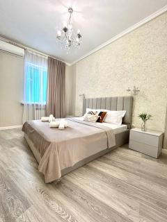 Вавилон с очень красивым видом на мегу и на ГОРЫ - Almaty - 0