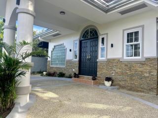 4BR Tagaytay House Staycation near Sky Ranch - Tagaytay - 7