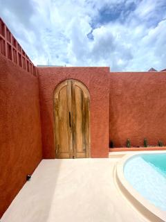 Anom Villa Jogja With Private Pool - 8