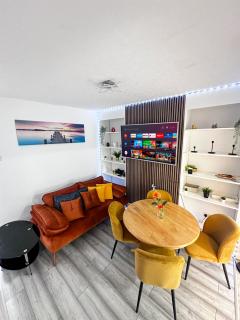 Stratford 3 Bed Garden Home By DLuxoria Short Lets & Serviced Accommodation Greater London - Londra - 0