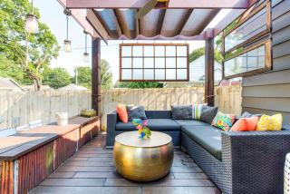 Perfect Broad Ripple Retreat with Hot Tub, King Bed, near DT & Children's Museum, Pet Friendly Fenced Backyard - Indianápolis - 9