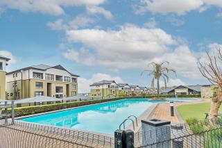 Urban Waterfall Hideaway - 2