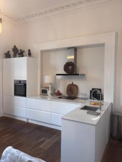 2-bed apartment in Central Clifton, GREAT LOCATION - Period Features, High Ceilings, Balcony x2, Office, Stylish, Modern - Bristol - 7