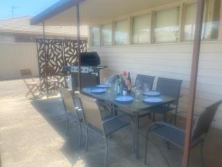 Relaxing on Vale B & B - Nagambie - 3