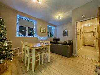Cotswold Chapel, sleeps up to 5 in kingsize beds - Chipping Norton - 5