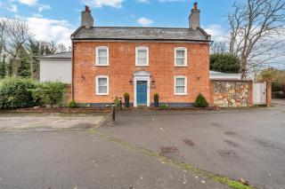 The Fabulous Glen - sleeps up to 10 people with parking for 4 vehicles - Bury Saint Edmunds - 0