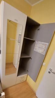 7 min to citycenter subway U3 100m, southside singleroom own shower wc, TV, dishes fridge, oven, waterheater, coffeemashine- free C ,bike for free , next to river and park, many restaurants and supermarkets around 200m, nonsmoker ! - Munich - 2