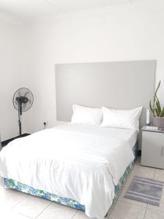 Sunlit Home-Away Solutions - Lusaka - 6