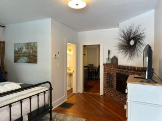 The Aurora Inn & Cottages - 1