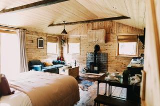 Honeywood Farm Cabins - 6