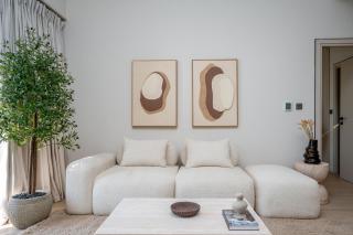 Modern 1-Bedroom Retreat in MBR City - 7