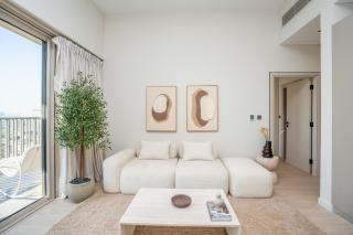 Modern 1-Bedroom Retreat in MBR City - 4