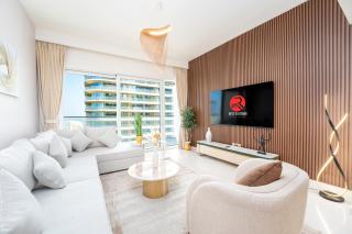 Exclusive Beachfront 2 Bed with Pool & Palm View - 0