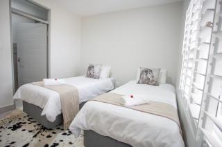Apartment 37 - 1 On York - George - 6