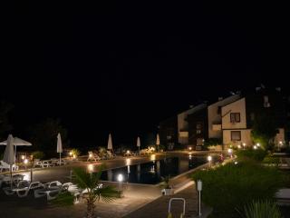 Poolside Paradise Apartment - Sosopol - 1