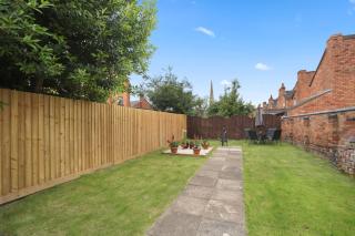 Picturesque Victorian Cottage - 9