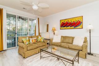 Angie's Place w Golf Views Plus Huge Resort Pool - North Myrtle Beach - 3